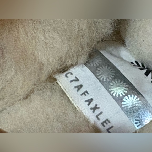 UGG DAKOTA LEATHER BOW SLIPPER SIZE 8 - Picture 5 of 9